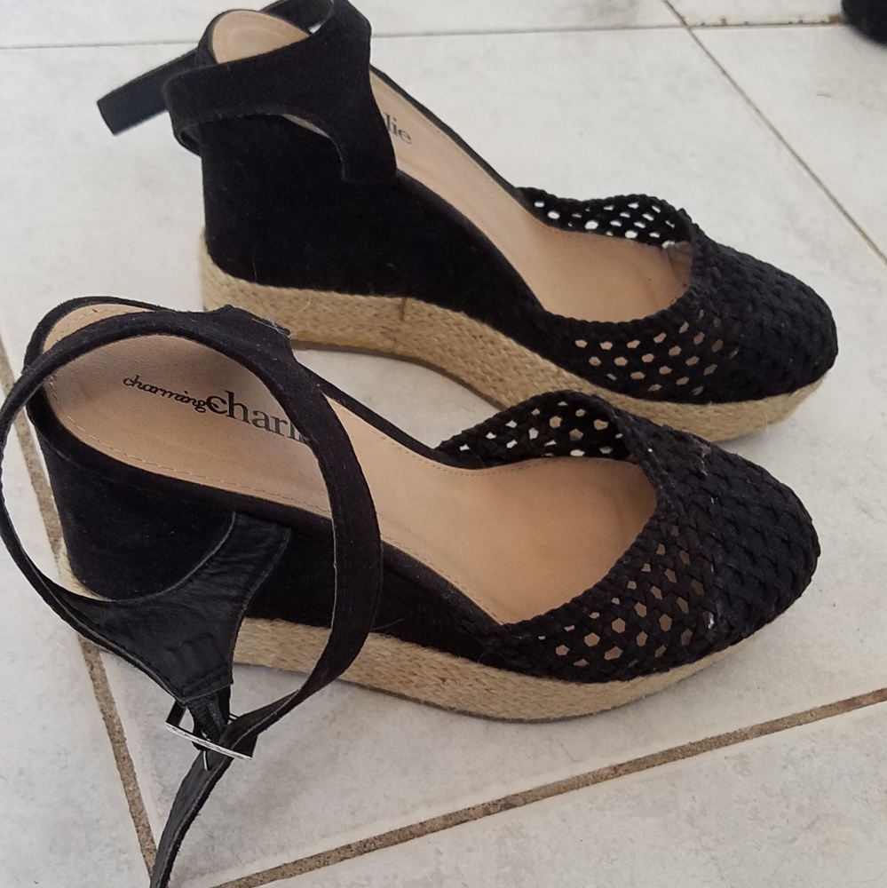 Women black wedges size 9